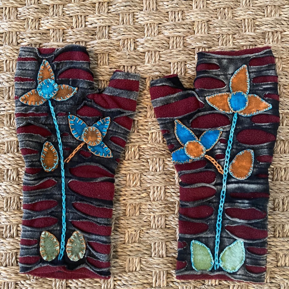 Fingerless mittens